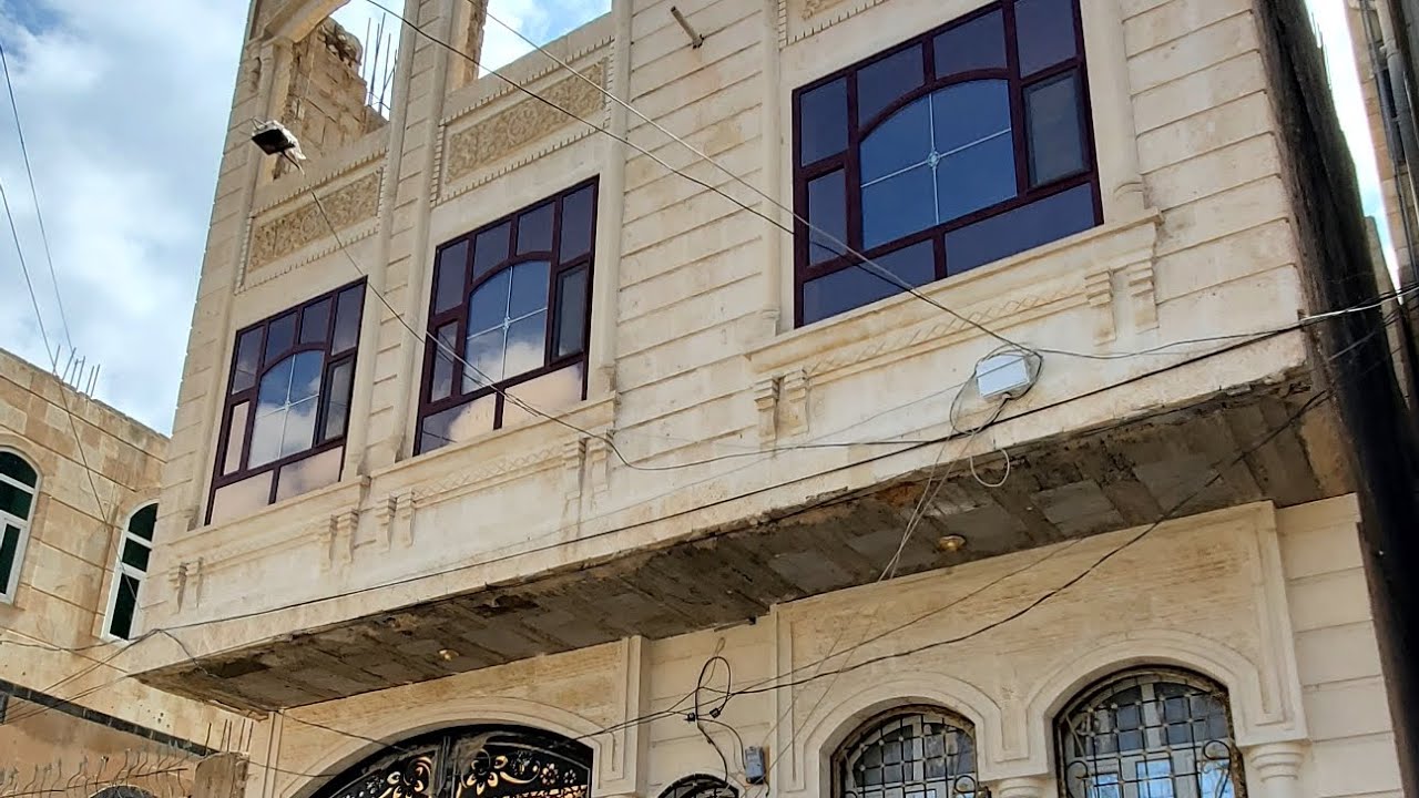 عمارة تجارية وسكنيه شارع 12 بسعر مغري للبيع في صنعاء شارع النصر