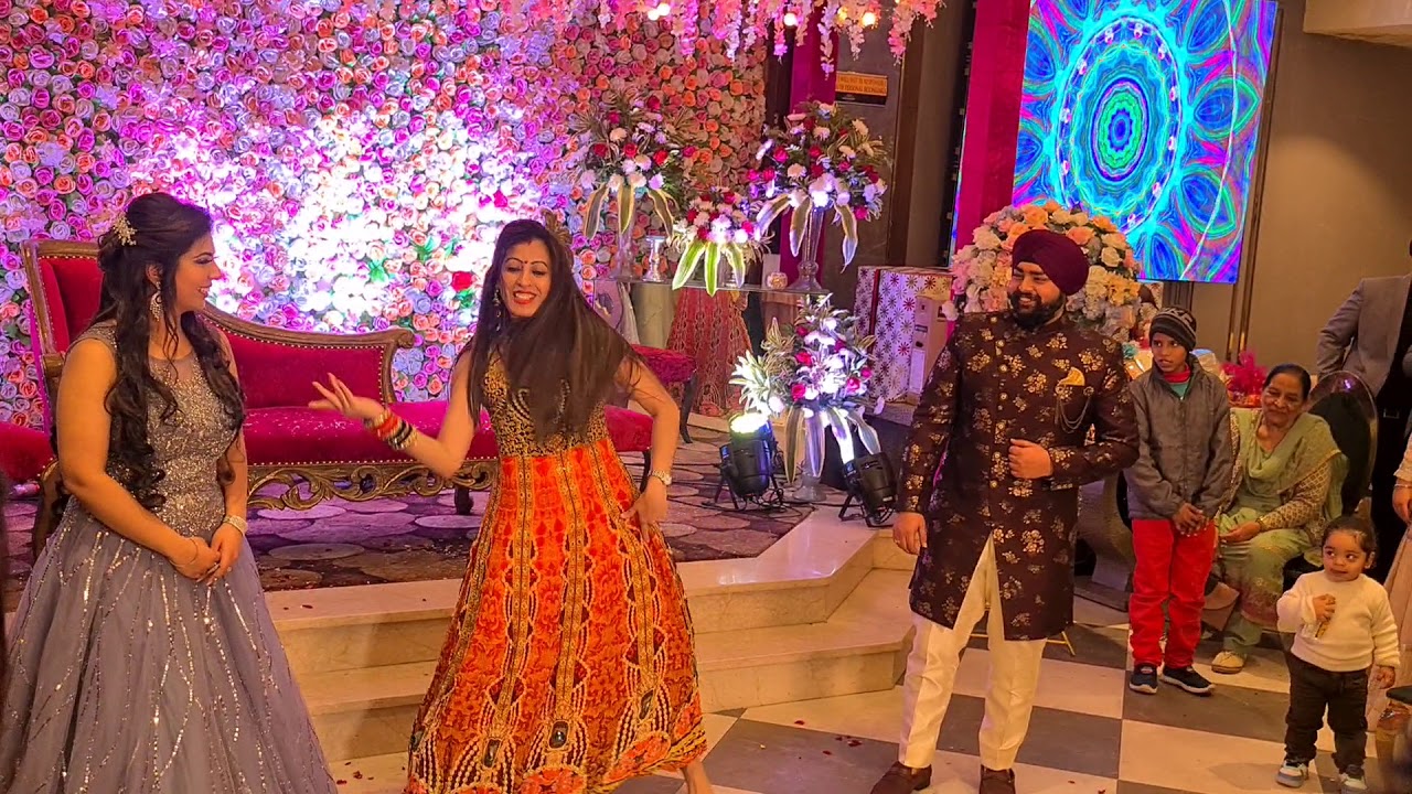 Lo chali main apne dewar ki barat le k... dance performance on Devar ki shadi 😎🥰 @SaregamaMusic
