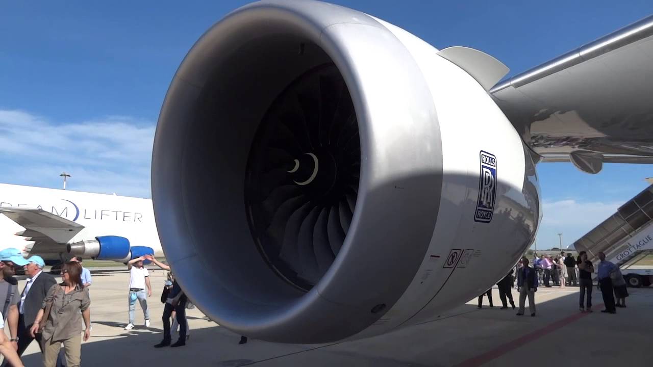 Boeing 787 Dream Tour Grottaglie (TA), Italy - Part 3/3 (Walk Around)