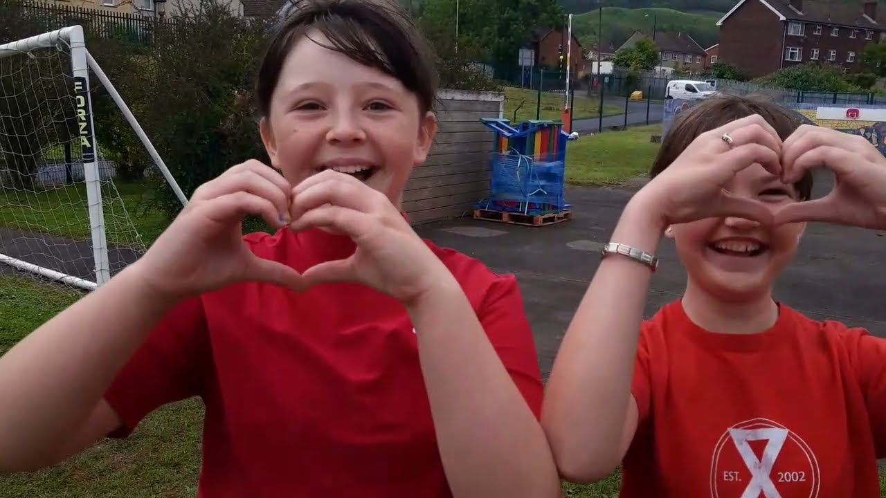 Macsen HyC Ni Fydd y Wal
