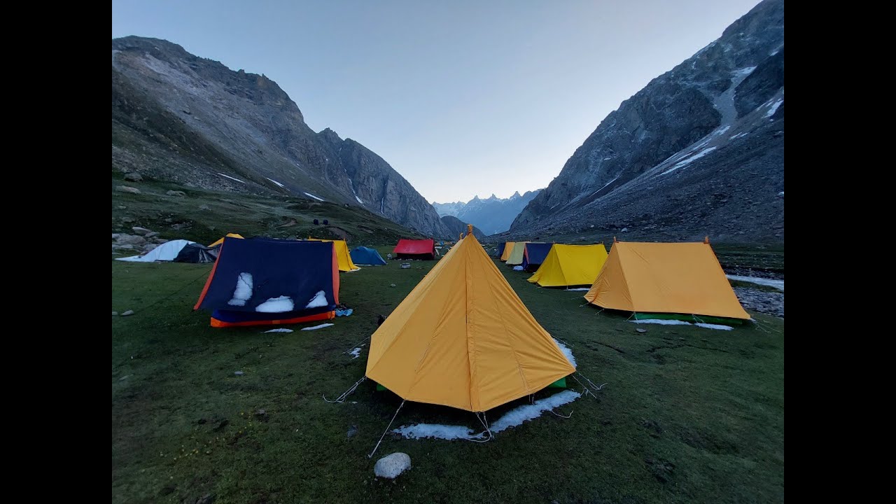 HOW TO SET UP A TREKKING POLE TENT.