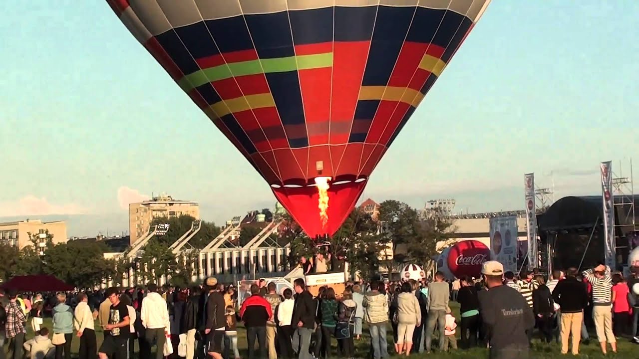 Rekord Guinnessa czyli najdłuższa pizza świata, śpiew i fajerwerki w HD