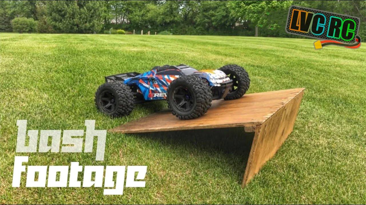Traxxas E-Revo 2.0 6S Backyard Bashing!