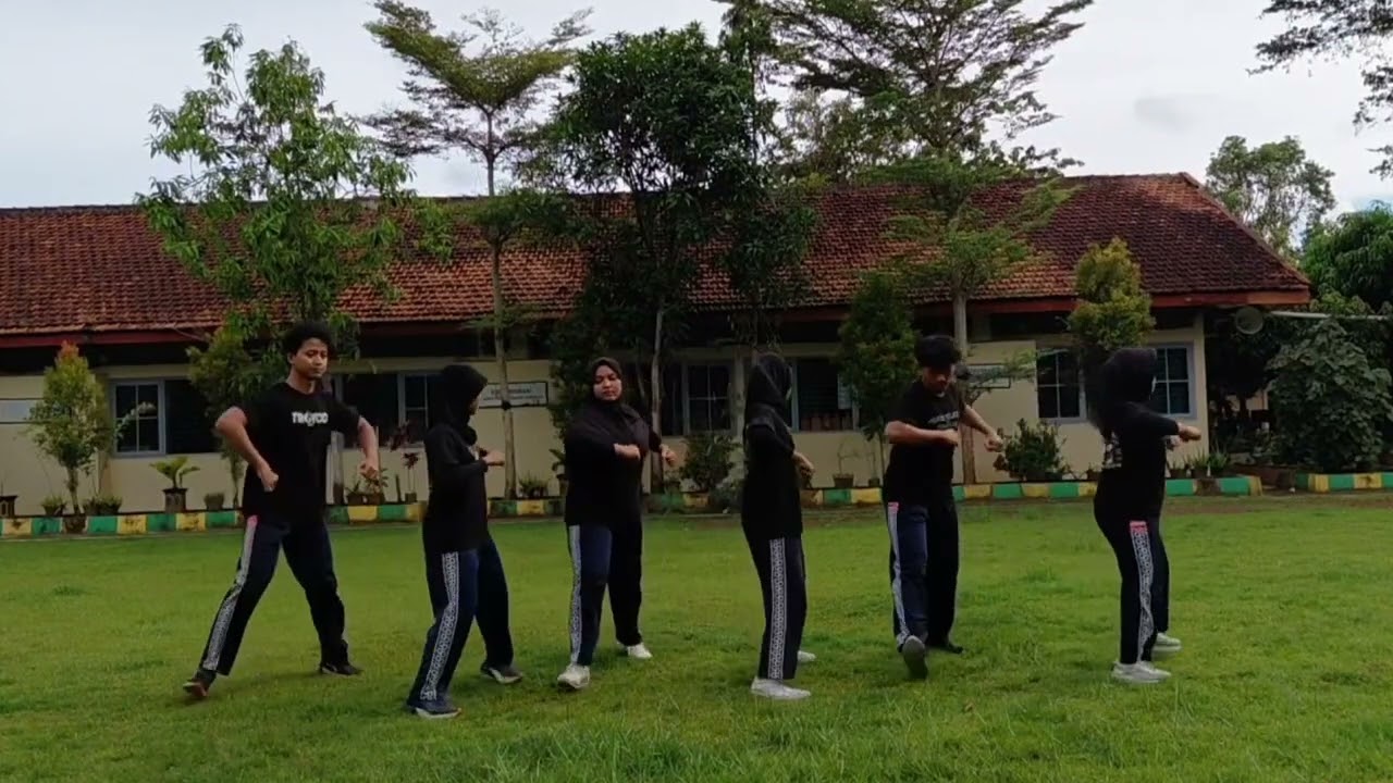 TUGAS PJOK UJIAN PRAKTEK KELAS 12 D SMA NEGERI 1 PENGASIH 2026 