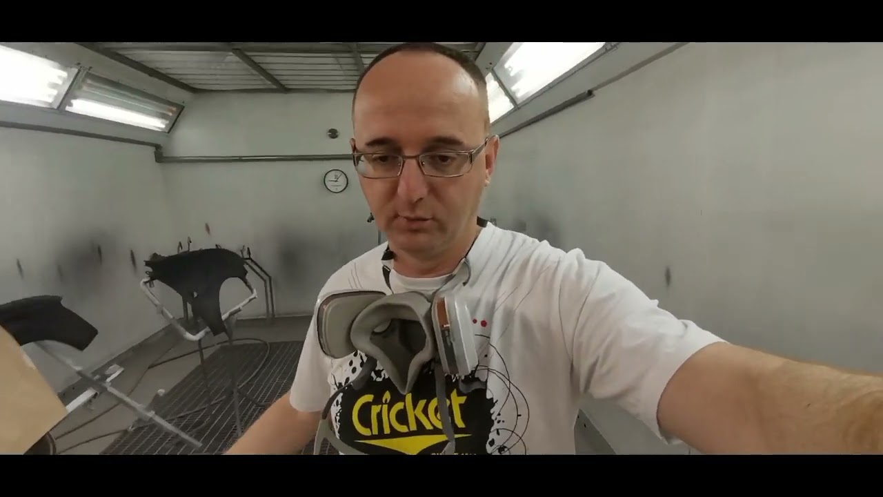 Farbanje i lakiranje auta sa spejem //Spray car painting 