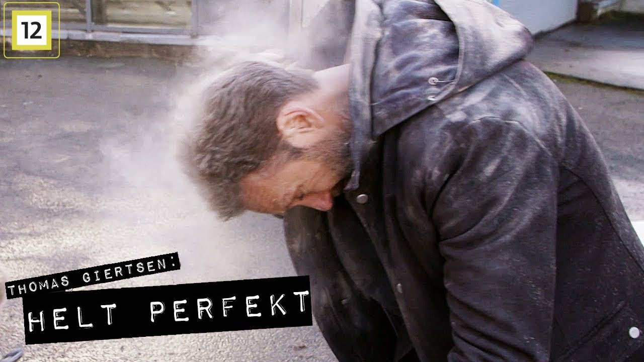 Helt Perfekt | Thomas f&aring;r kremert aske over seg | discovery+ Norge