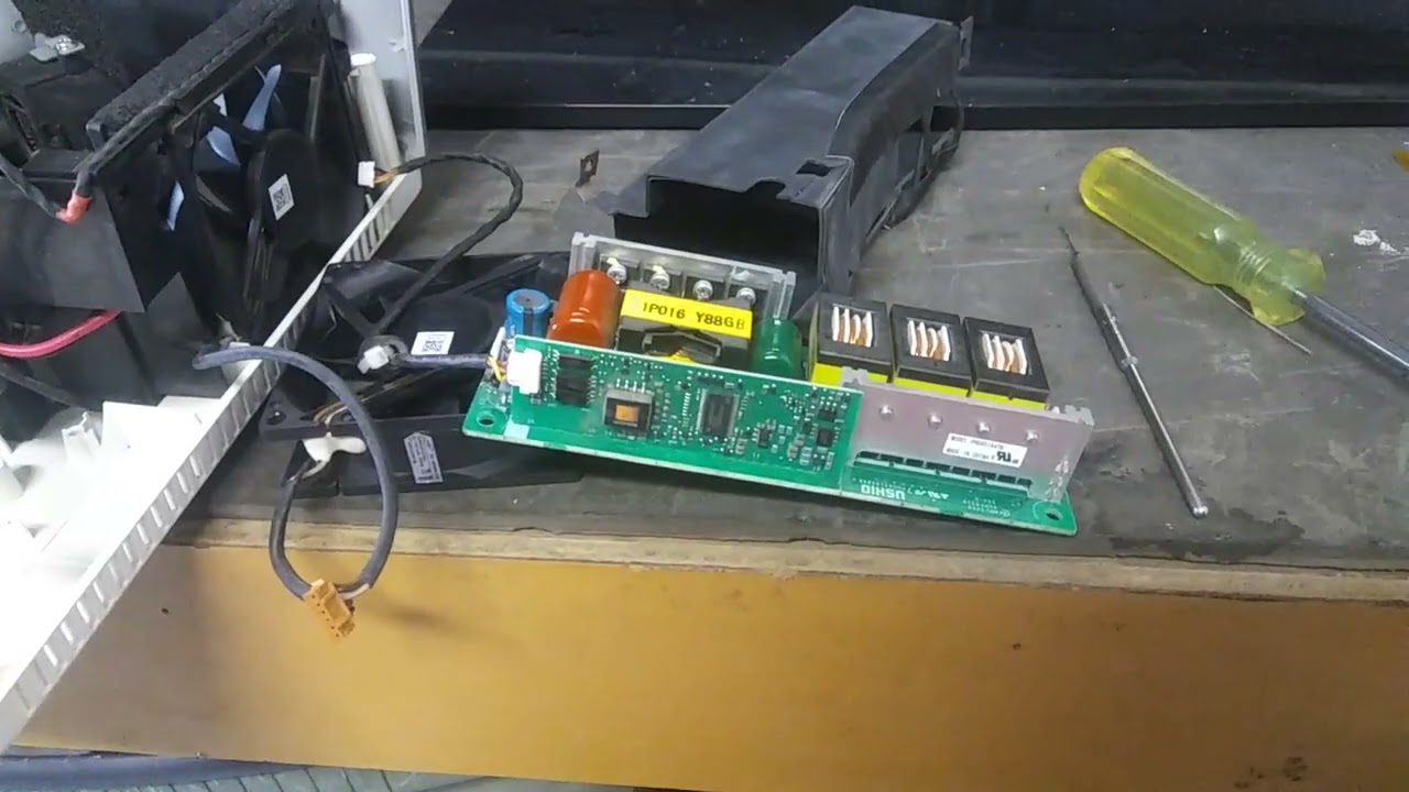 Proyector Benq SU922 (No enciende lampara) 2da. PARTE