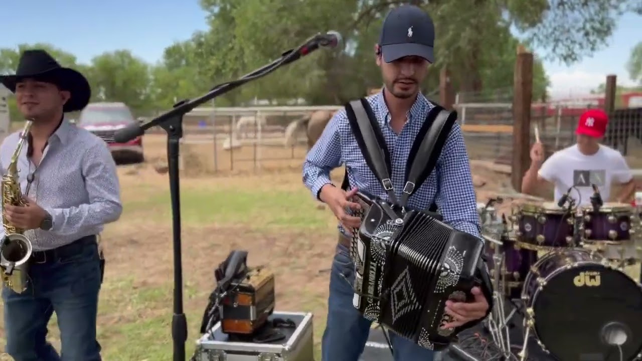 EL Moro de Tepehuanes - Los Tremendos León (Sesión desde El Rancho)