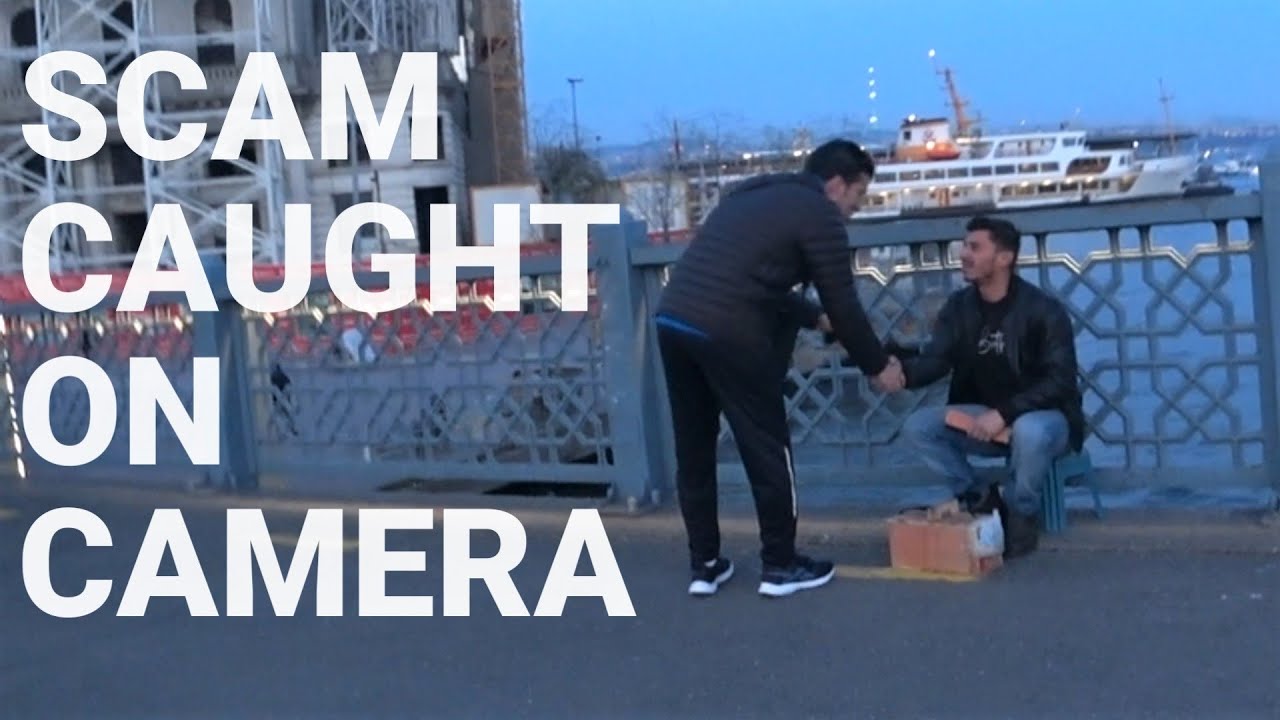MANIAC in Istanbul - Shoe Shine Scam, Galata Bridge 🇹🇷