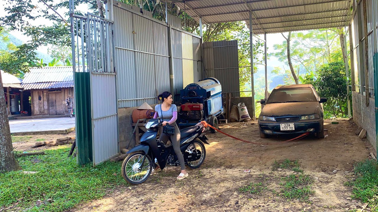 The girl bought an old car from a local who had stopped using it many years ago.
