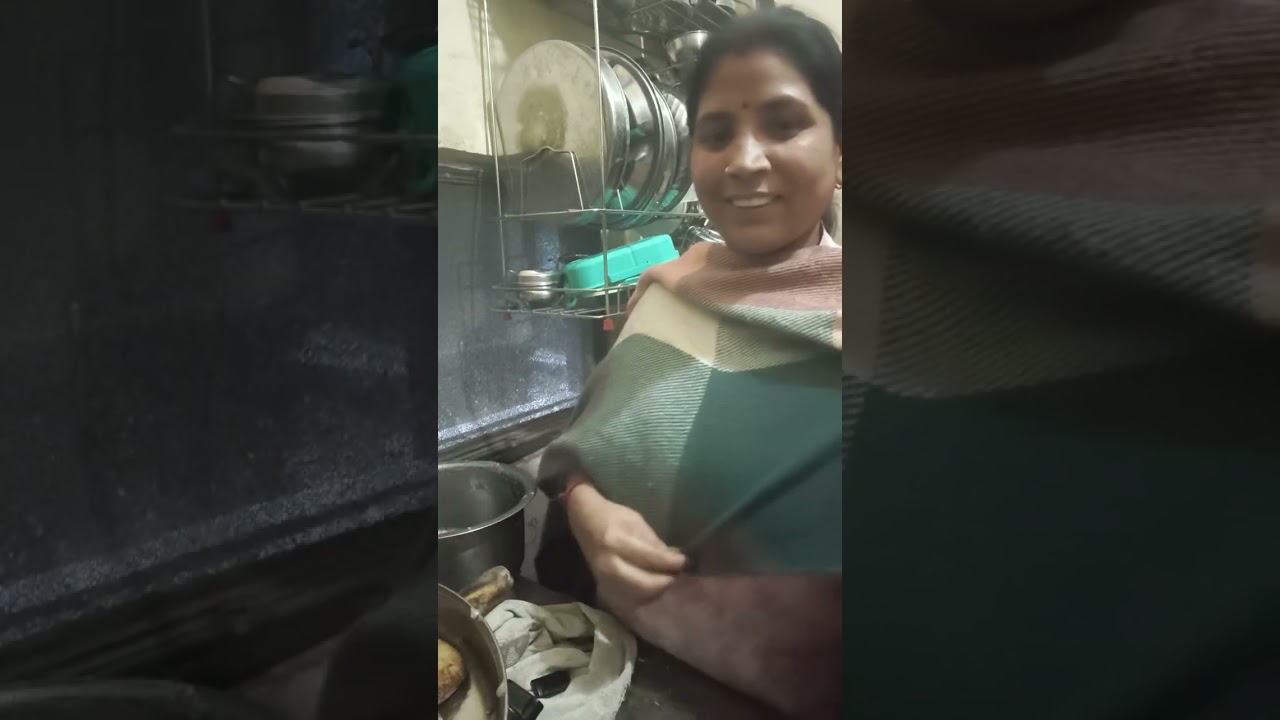 मैं बना रही हूं ऐसे खाने में बहुत स्वादिष्ट होते हैं चावल केबनते हैं, 😋😋