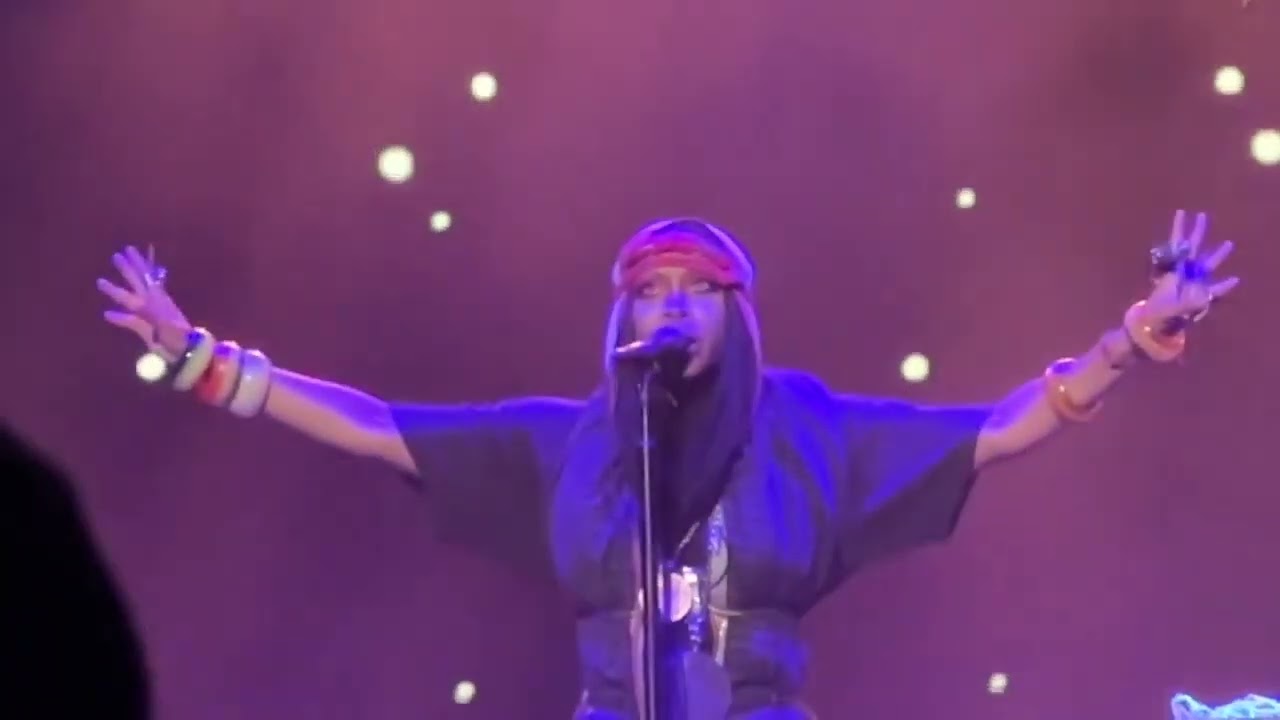 NYC July 8, 2023 💥Erykah Badu “Umm Hmm”   live at MSG!