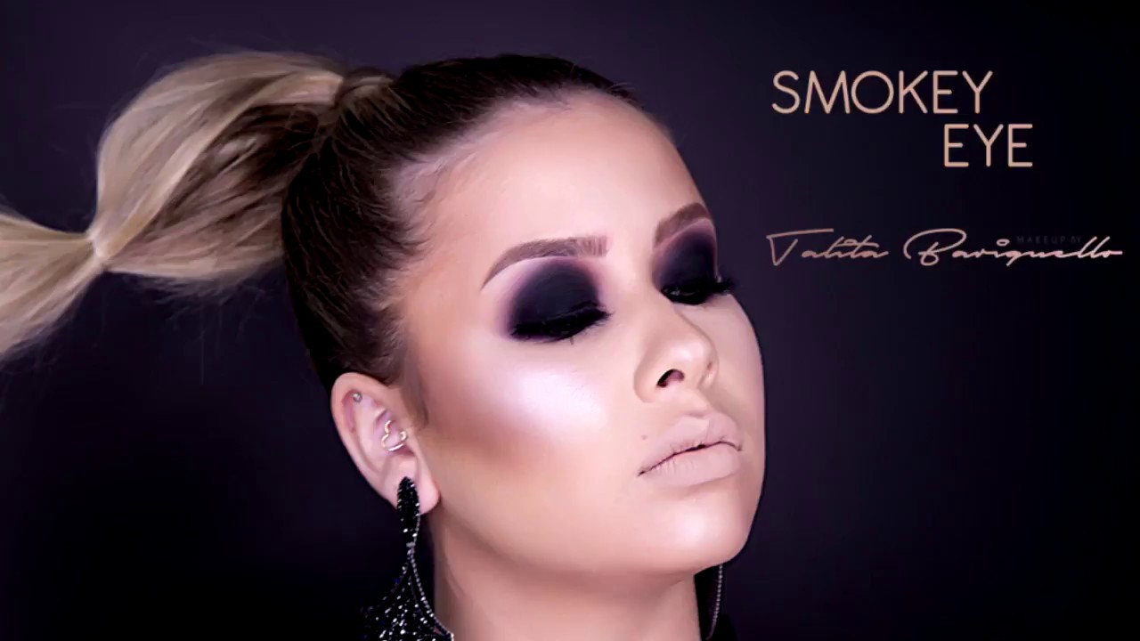 Maquiagem demonstrada em curso ( smoke )