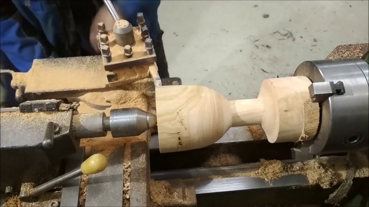Woodturning turning a wood cup, Faesztergálás kupa esztergálása