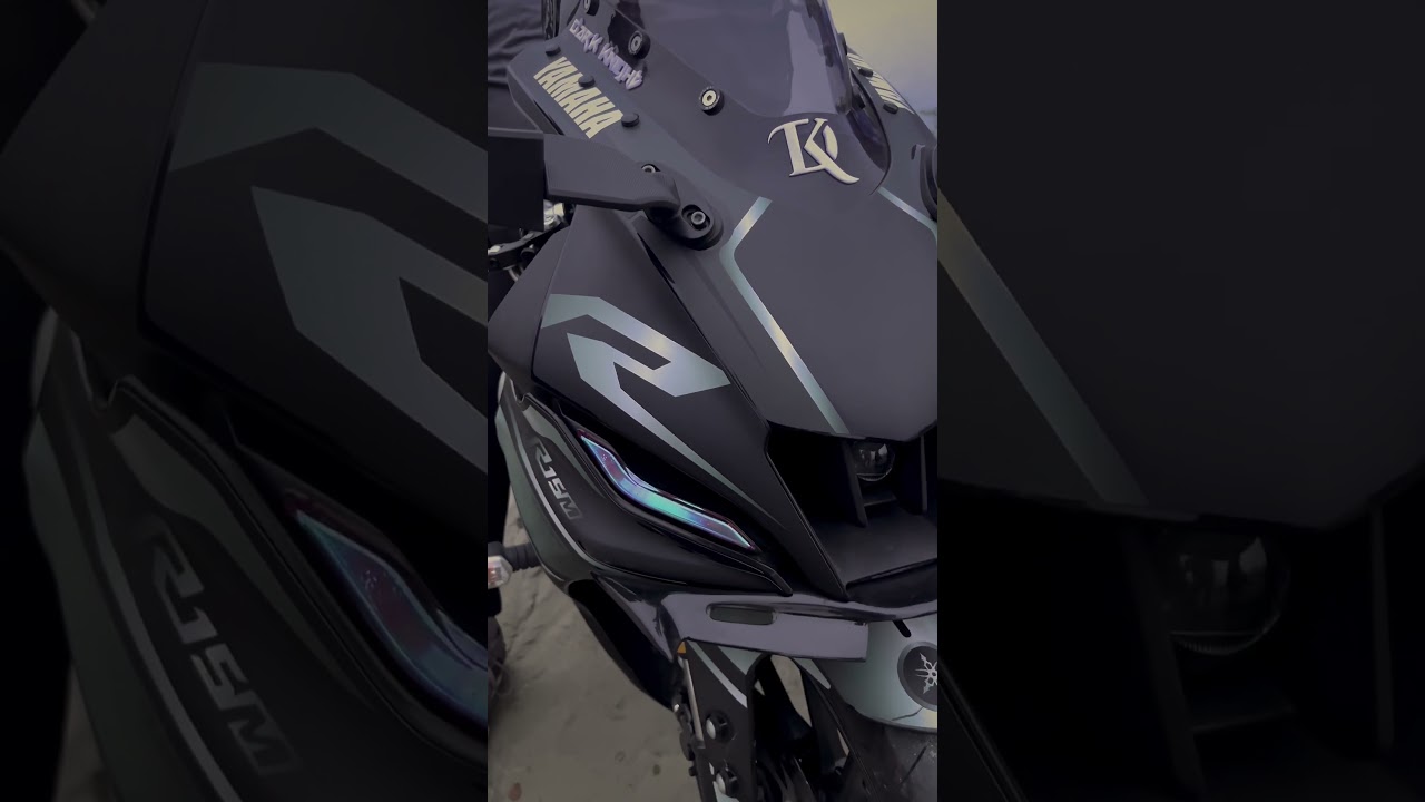 Best R15 V4 decal 🖤