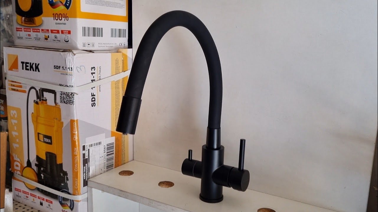 Смеситель для кухни Venta BK813BB с подключением к фильтру, черный с гибким изливом