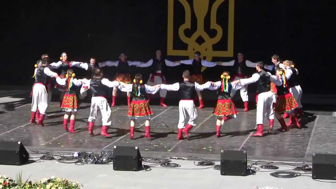 Hromovitsia (Громовиця) of Chicago @ Canada's National Ukrainian Festival 2013 ♪♫ ВІТАЄМО ДО ДАВФІНУ