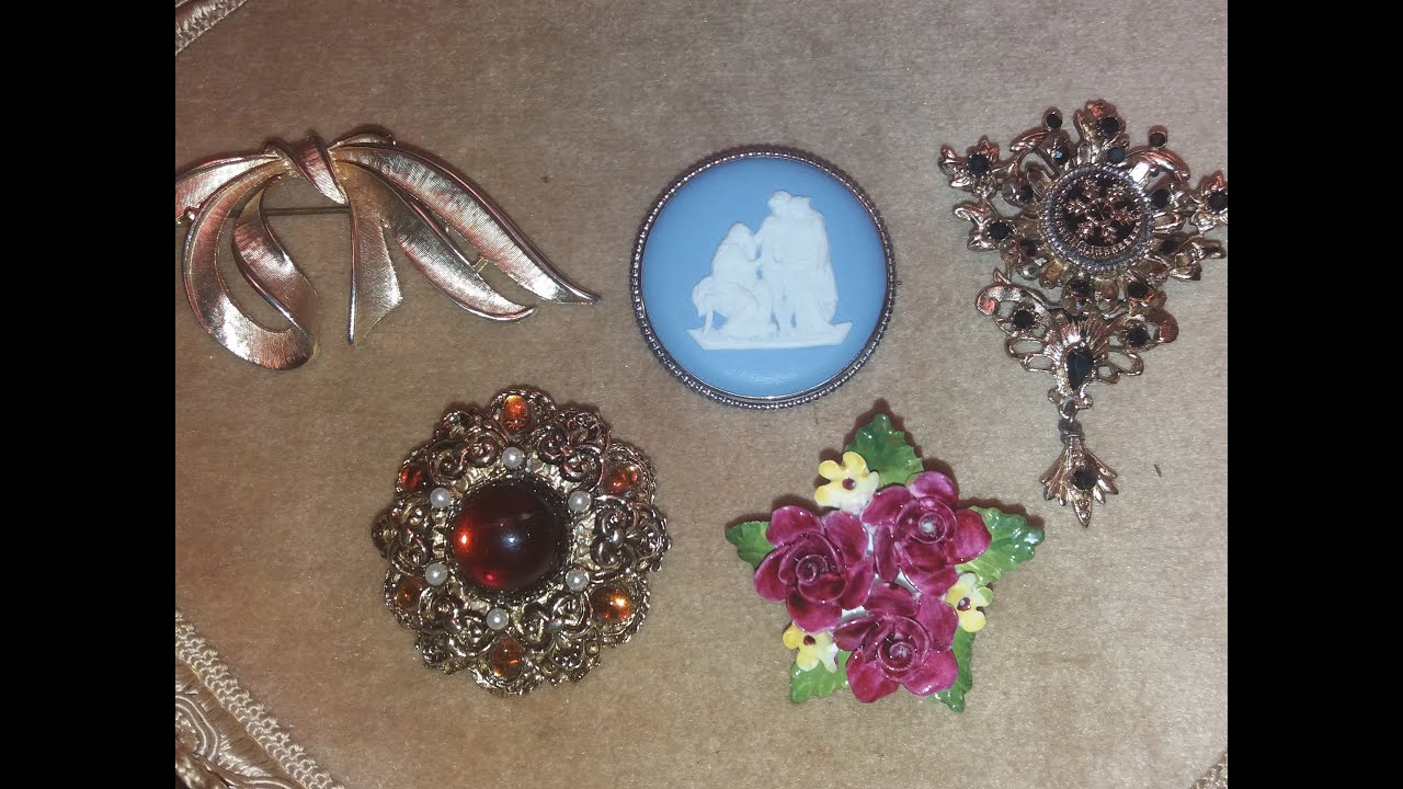 Вінтажні брошки та порцеляна Wedgwood - чудові подарунки від Ірини.(русские субтитры)