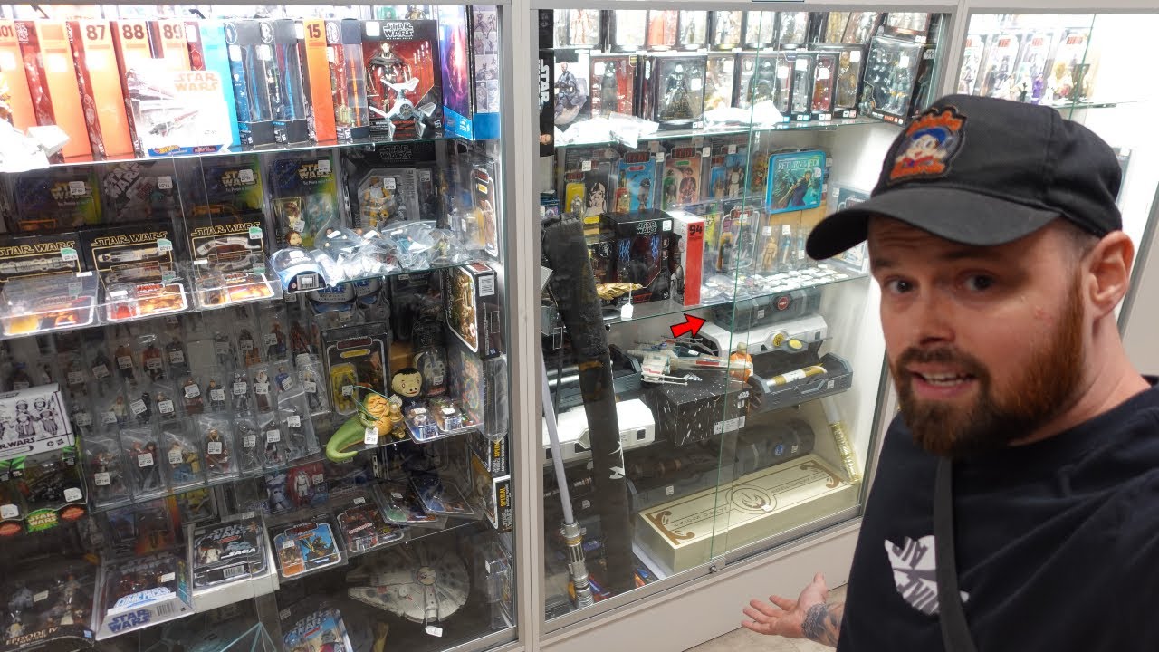 TOY HUNTING AT THE TOY DEPARTMENT! DIVING INTO A NEW BLACK HOLE. STAR WARS HOT TOYS HAUL.