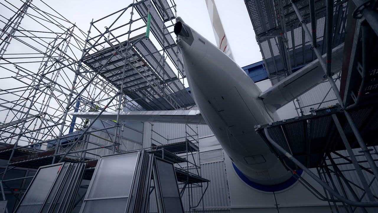LAYHER - Bratislava Airport Hangar extension by Layher Scafollding