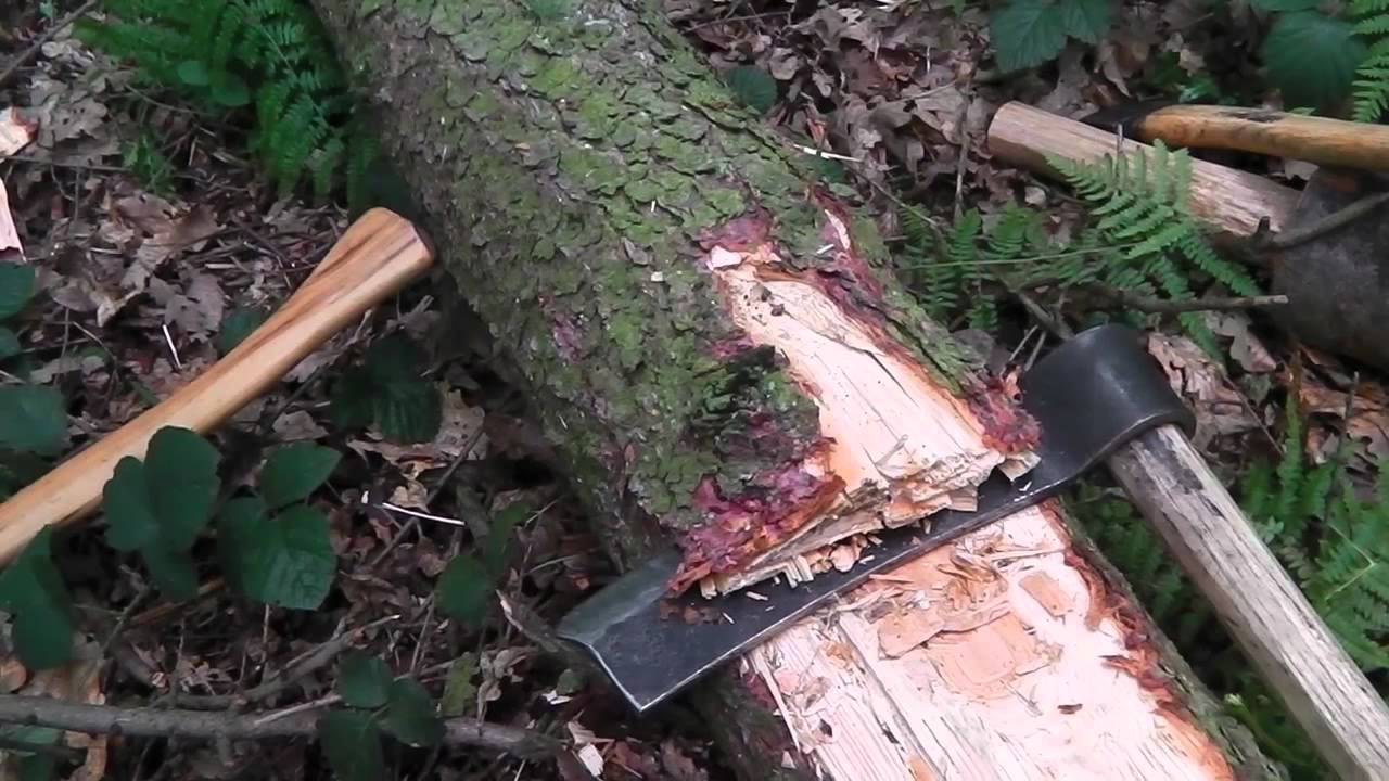 Изготовление балки, рубка с использованием топора, тесла и тесла