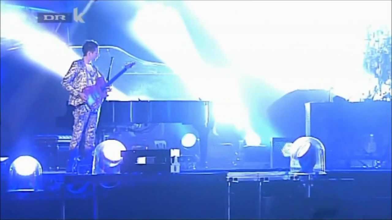 Muse - School riff + Endless Nameless riff (Roskilde Festival 2010)