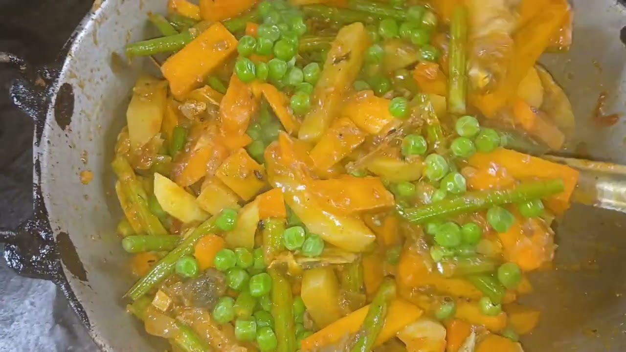 Drumstick,fish head,green pumpkin recipes /সজনে ডাটা,মাছের মাথা দিয়ে কুমড়োর ঘন্ট@ Aditi'r Kitchen