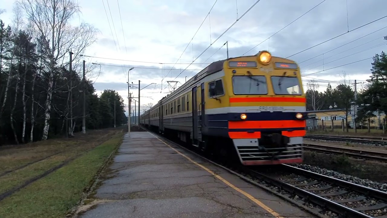Электропоезд ЭР2-1300