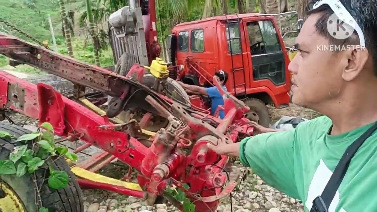 Mitsubishi canter chassis with complete parts.. forsale..