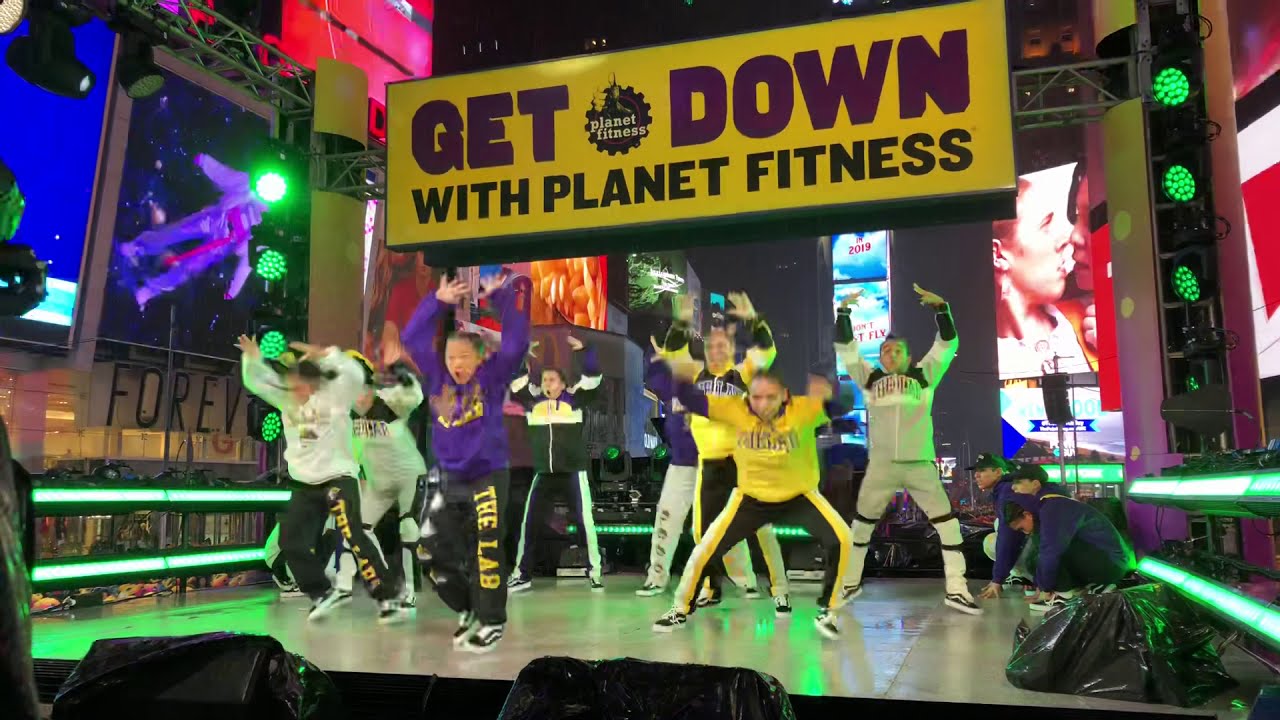 The Lab: NYE Times Square on the Planet Fitness Stage 2019