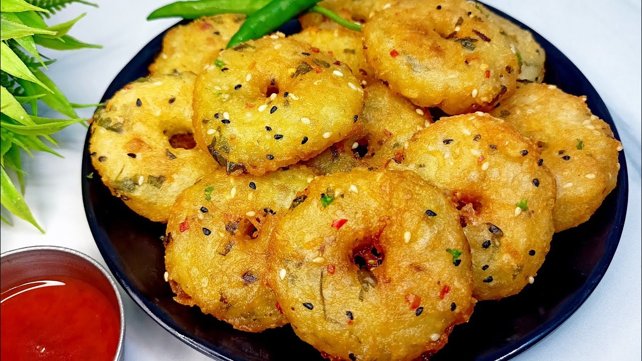 केवल 1 कच्चे आलू  से बना गरमा गरम कुरकुरा नाश्ता जो भी खाए खाता ही जाए | Crispy aalu ka nashta