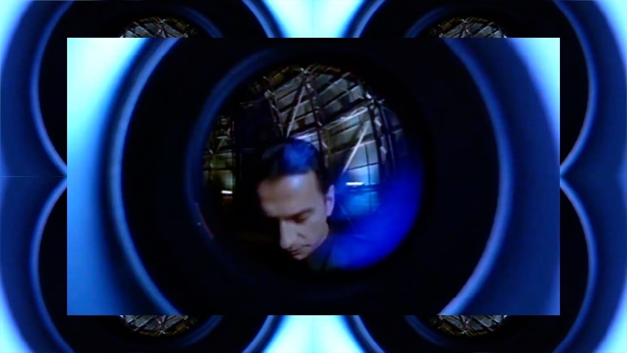 frameD Mirror/13: Strangeness inside