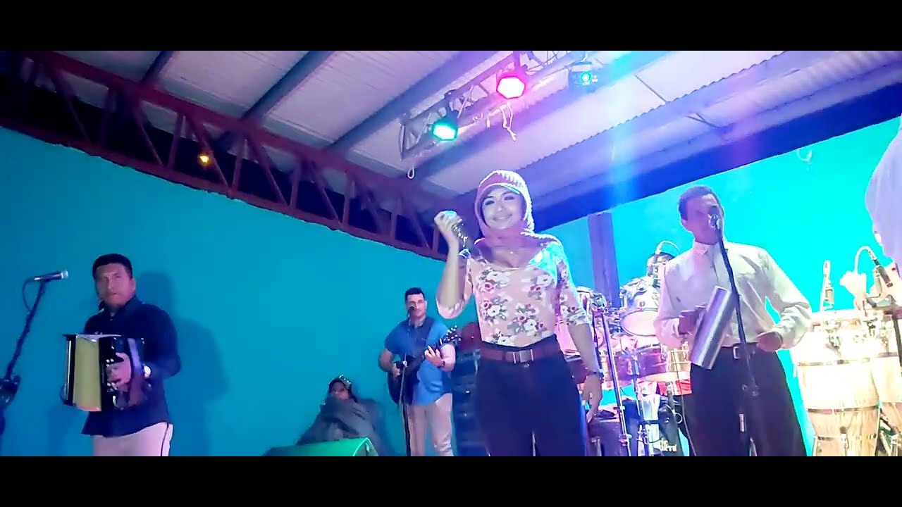 Mundo De Ilusiones (Live) La Salsa Montañera #musicatipicapanameña