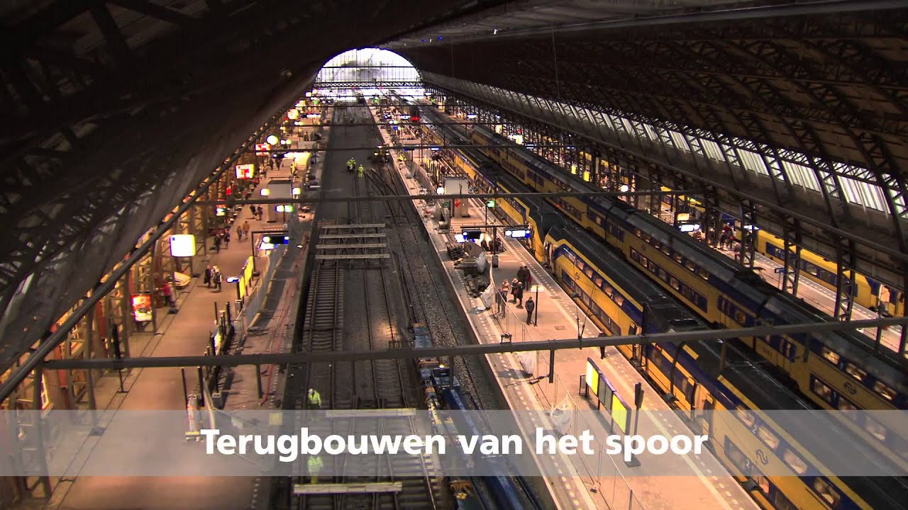 Station Amsterdam Centraal - Bouw passages onder de sporen