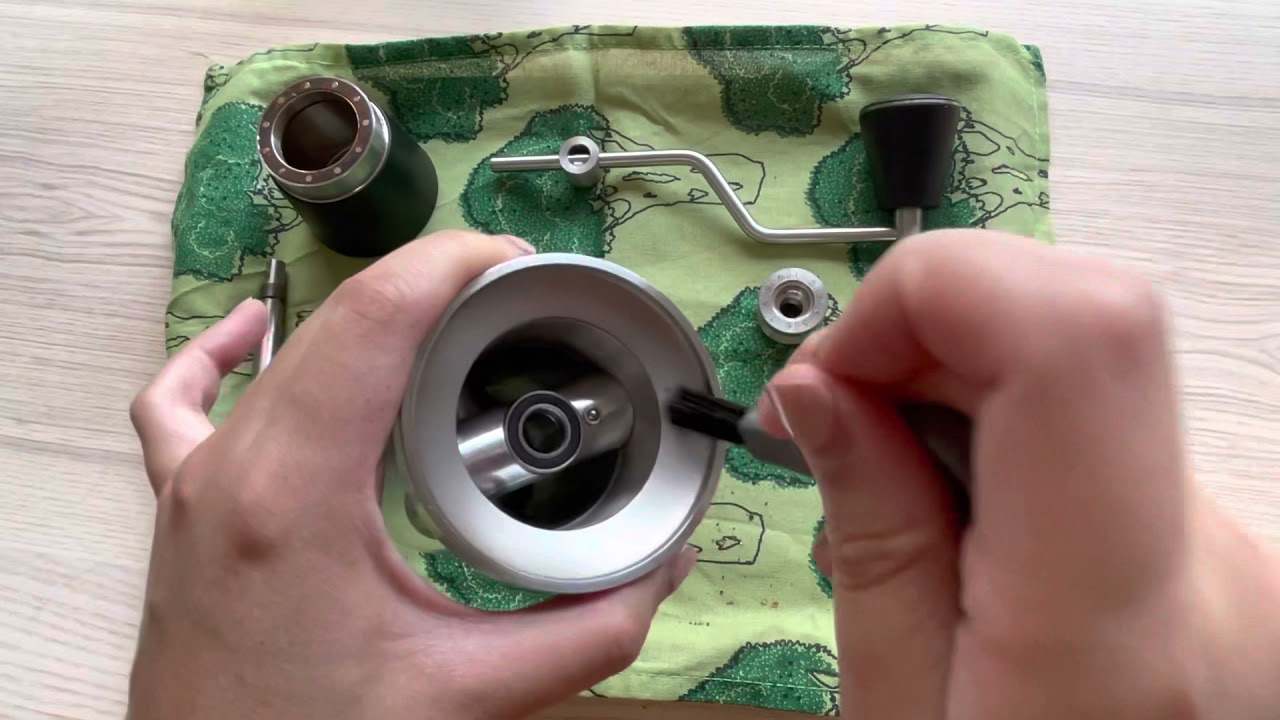 Kinu m47 manual grinder : Disassembly and Basic Cleaning