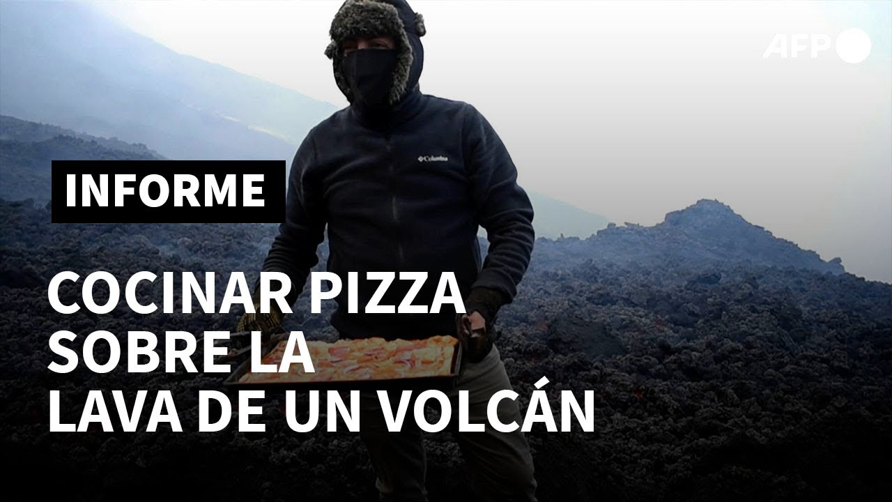La pizza que se cocina sobre la lava de un volcán en Guatemala | AFP