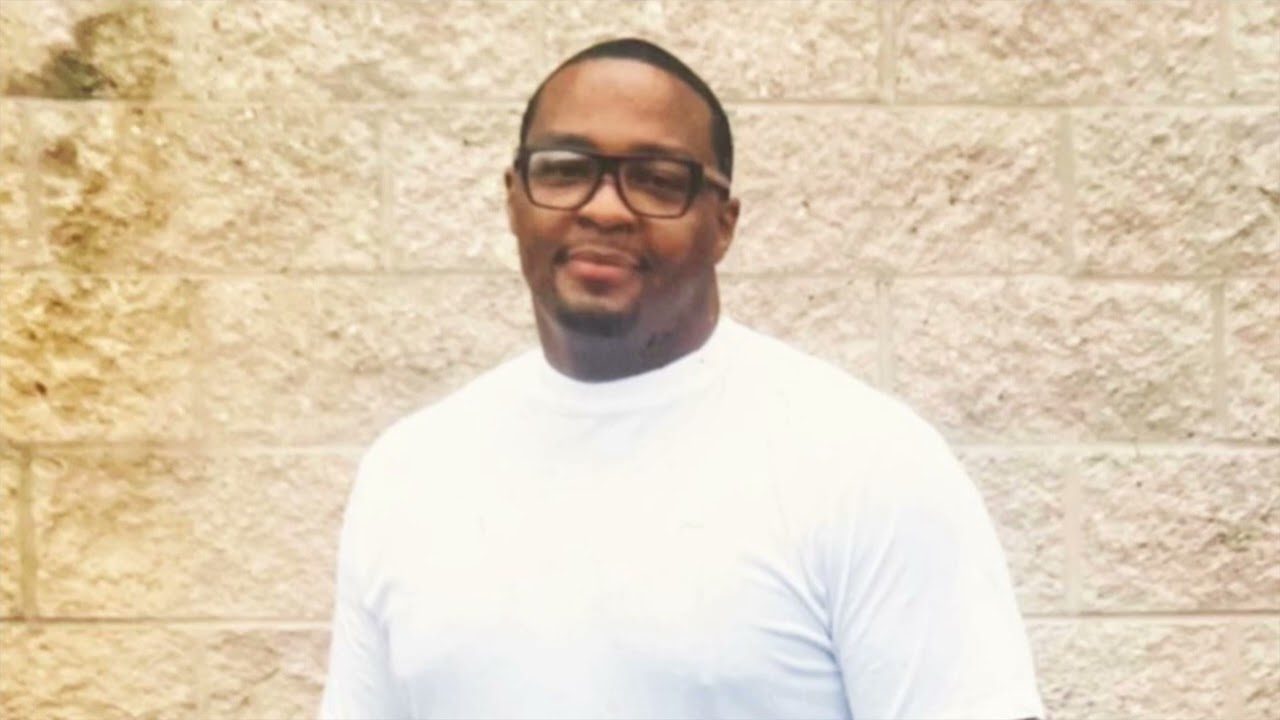 La Brim leaves his the head of Bloodhound Brims, and Blood. For the blood of Christ on his 45th bday