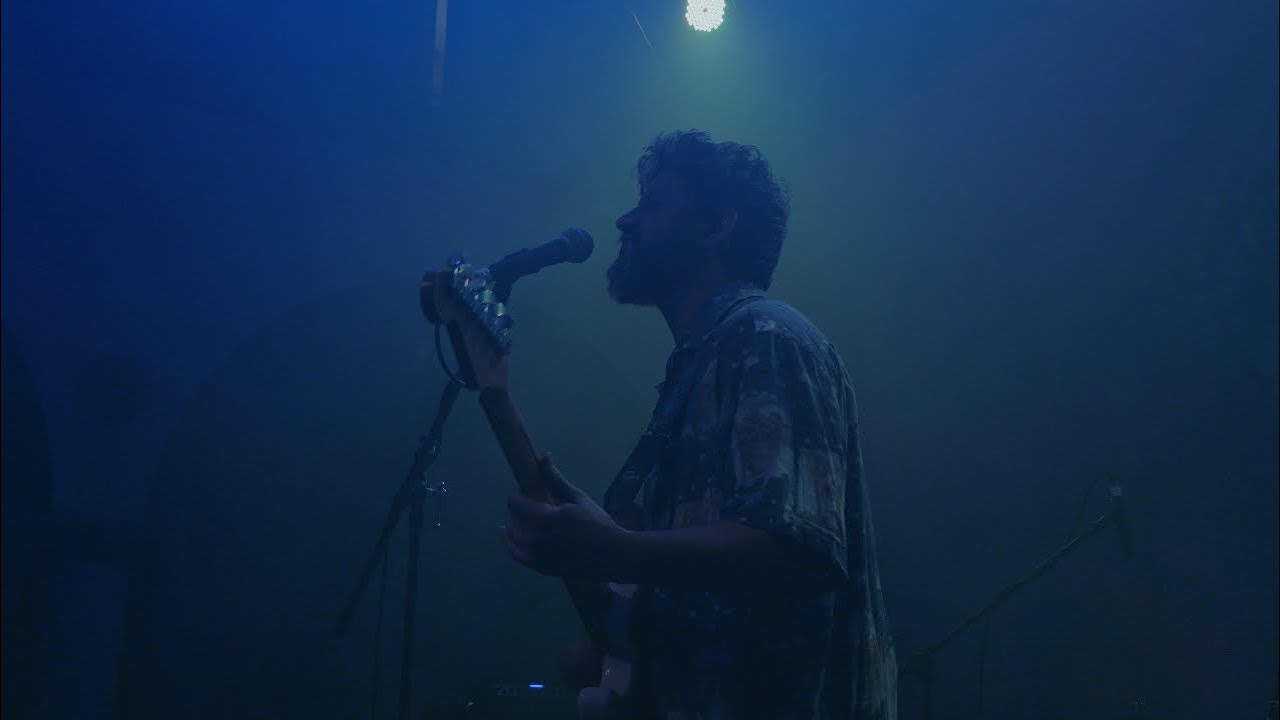 Huracanes - Los Espíritus en Tierra Luna
