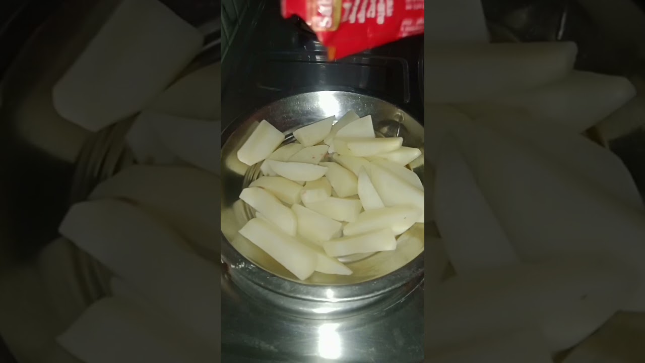 tasty crispy fry potatos 