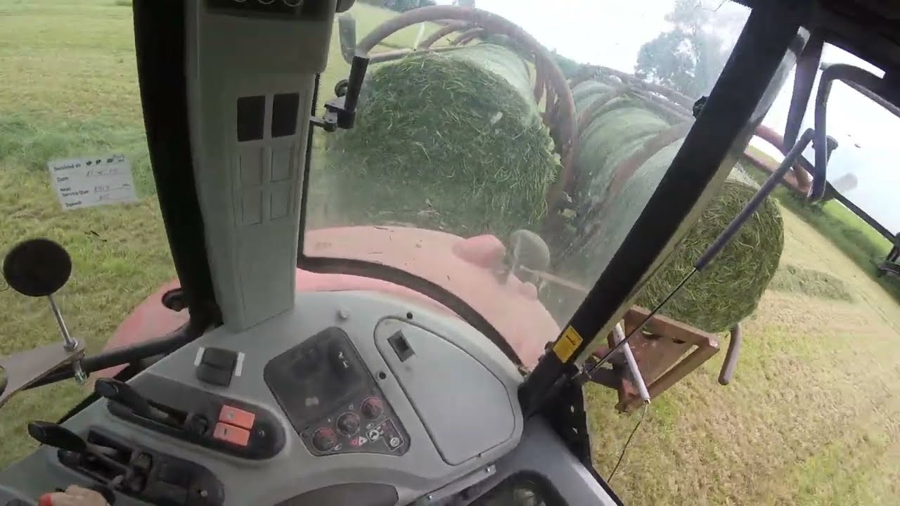 Drawing Bales - Massey 6480 POV