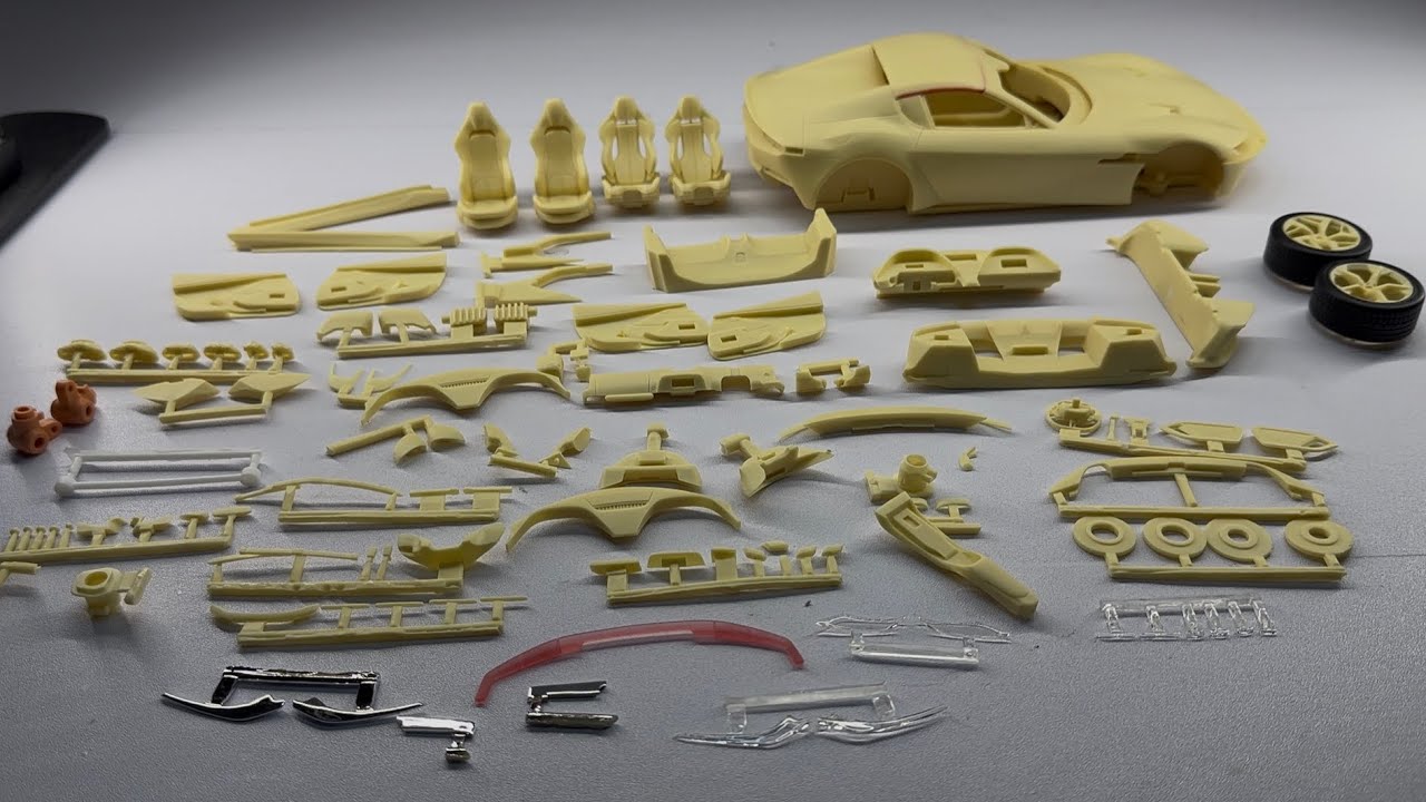 Модель Ferrari Spyder 12 Cylinder из смолы в наборе PZY Kitbox