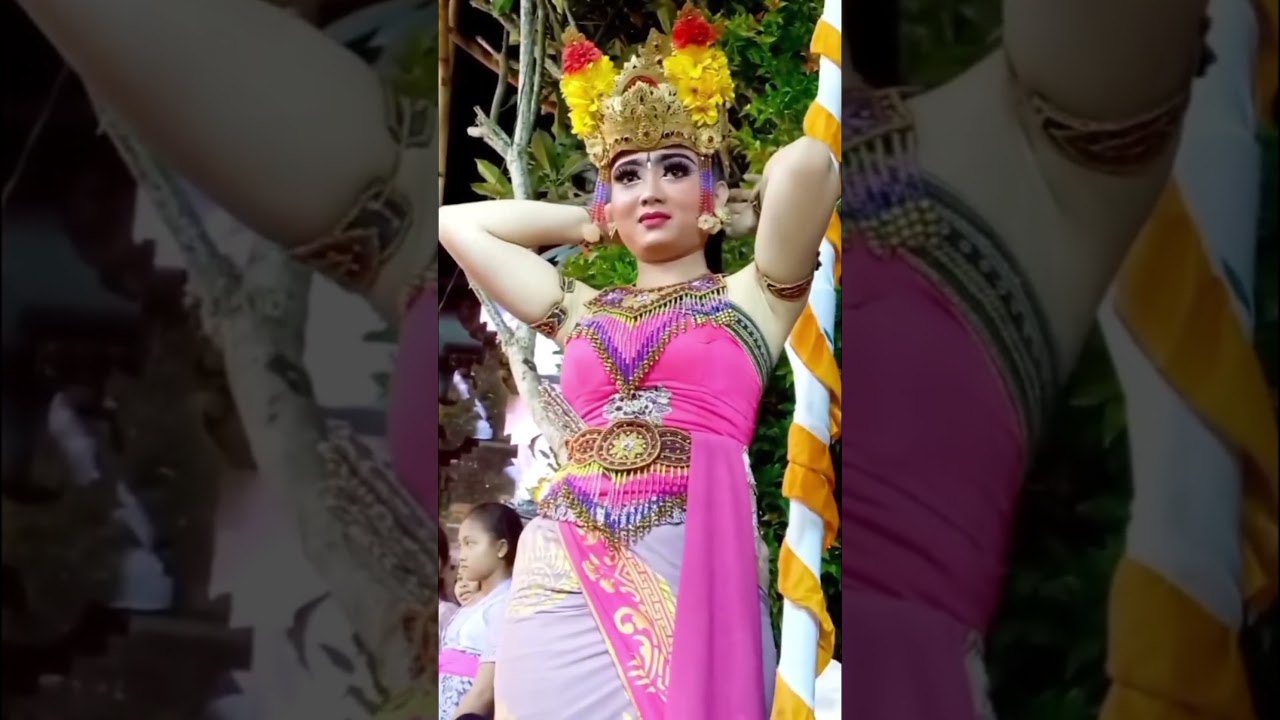 Baju Kemben Tradisional khas wanita bali