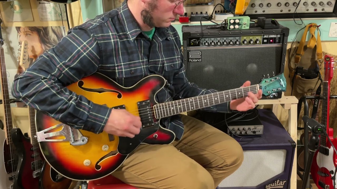 1960s Conqueror (Japan) hollowbody electric guitar
