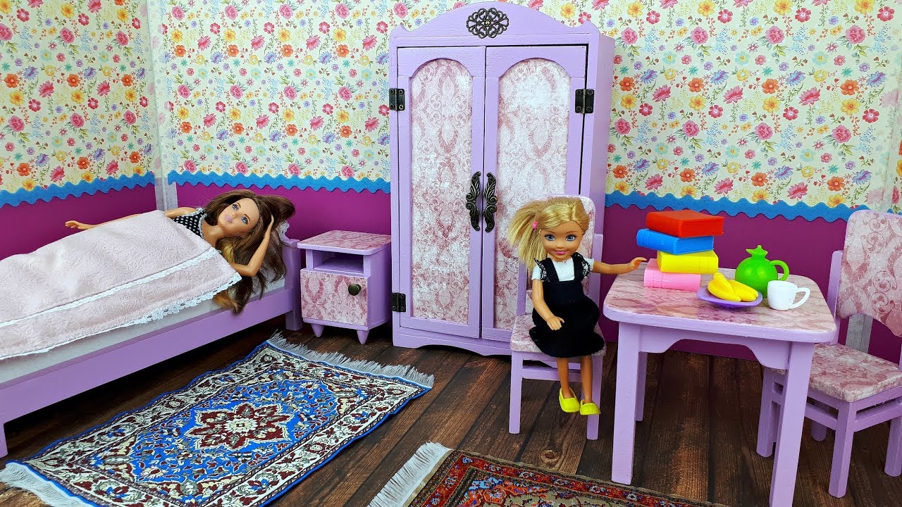 New purple doll bedroom Barbie's sisters ! Dormitorio nuevo de Barbie - Barbie neues Schlafzimmer