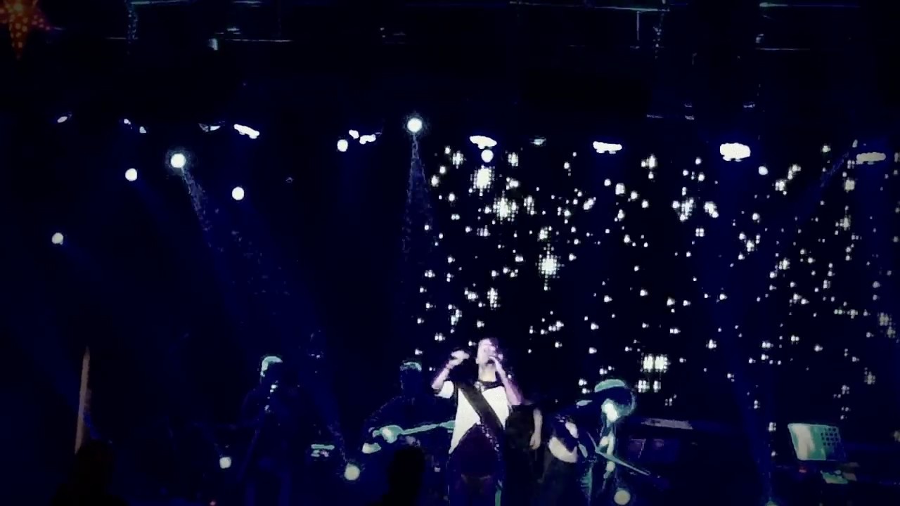 Nikos Halvatzis Epesa eksw pou na parei ( Ta megalitera mou lathi ) Live@ Mouses