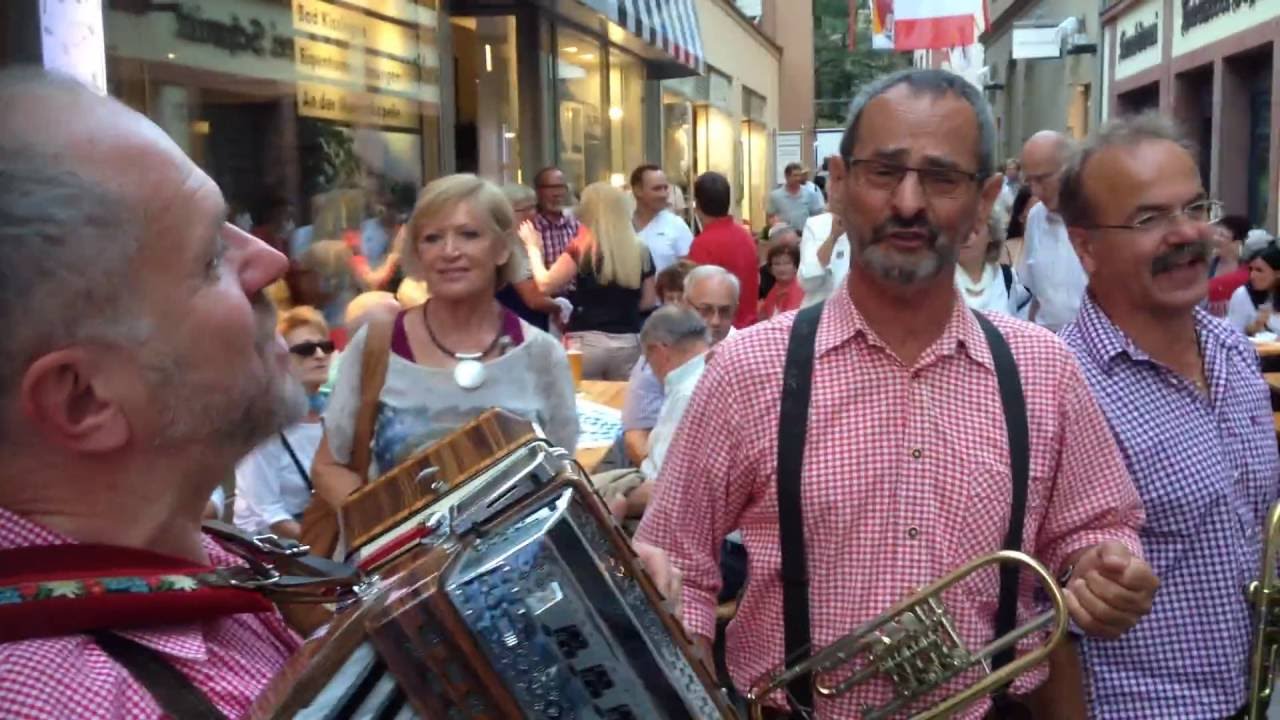 Nach meiner Heimat -Rucksackmusikanten  in Bad Kissingen