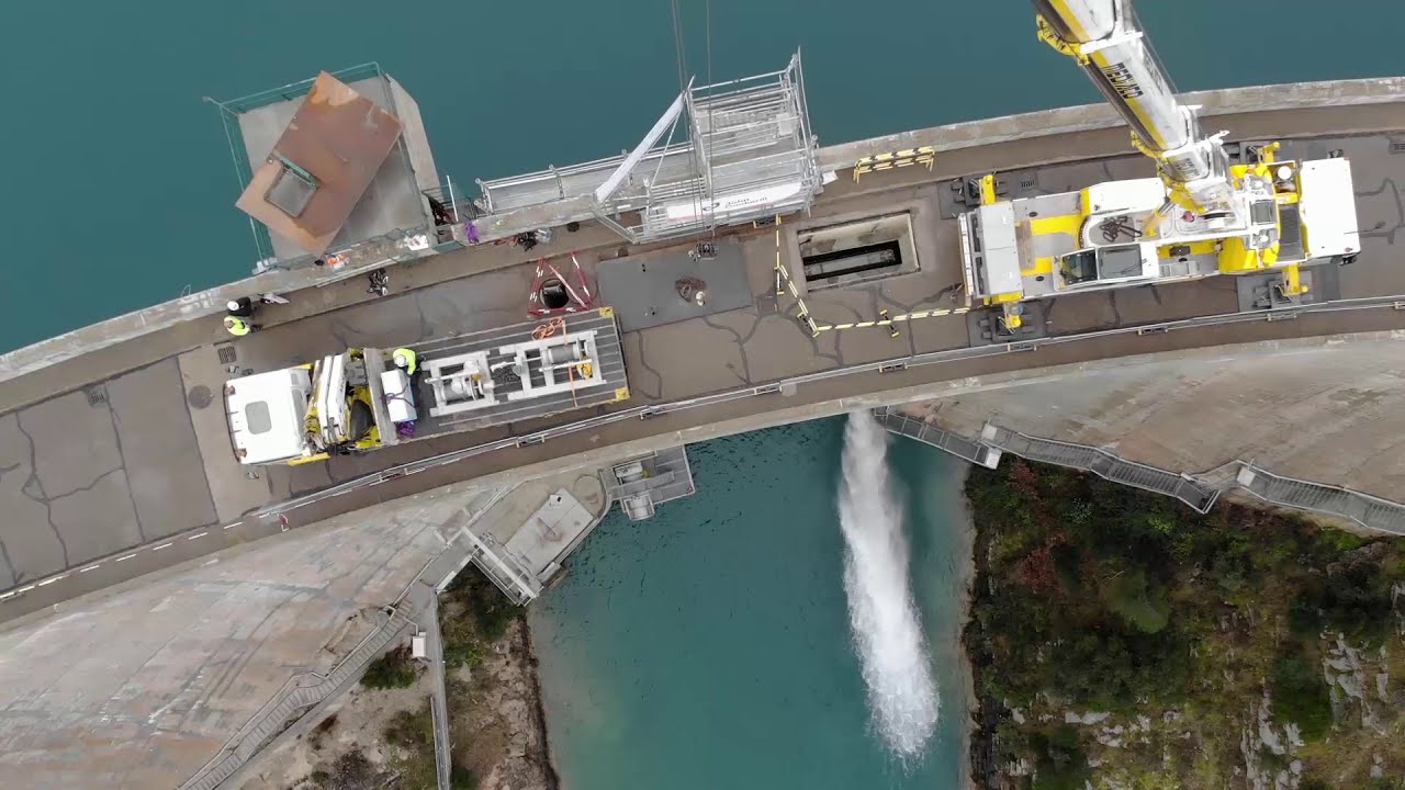 Barrage de Bimont SCP - Pose vannes écrêteur de crue