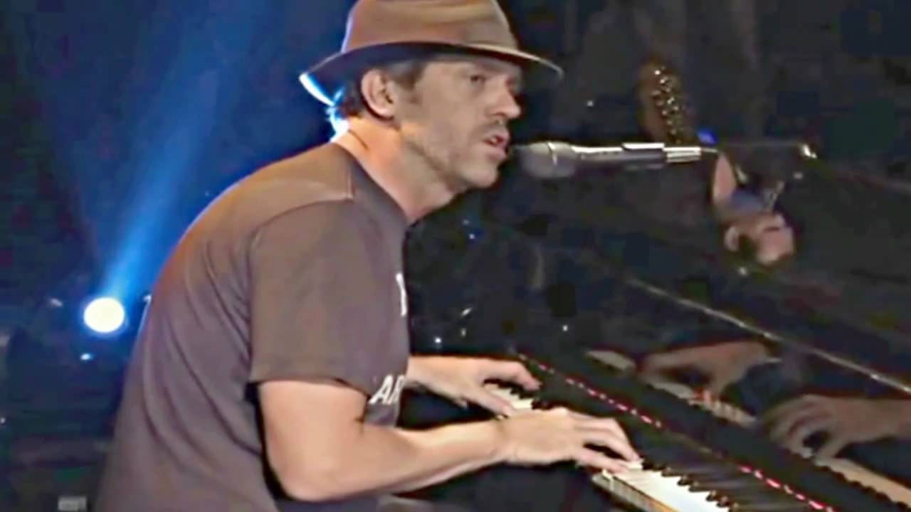 Hugh Laurie Band From TV 2008 Will It Go Round in Circles Billy Preston Original Bangladesh Charity