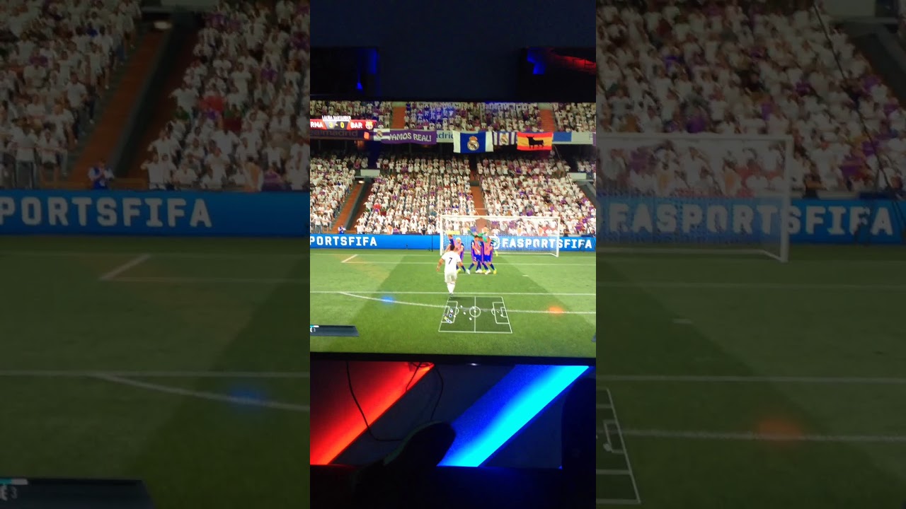 Crisitiano Ronaldoo shenoi Gol ndaj&euml; barcelones