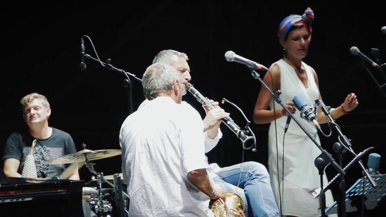 FLO con STEFANO BOLLANI | BAMMENELLA tratta da NAPOLI TRIP Live all'Arena Flegrea